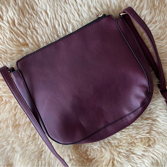 Ardene Faux Leather Maroon Adjustable Strap Shoulder Bag Tassel Tabs - Picture 8 of 15